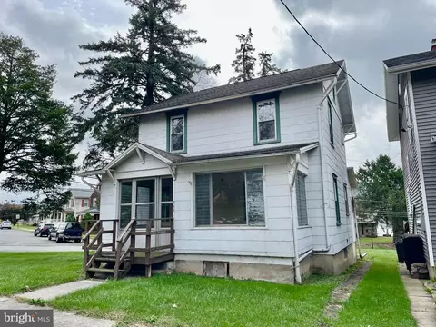 744 Center St, Millersburg, PA 17061