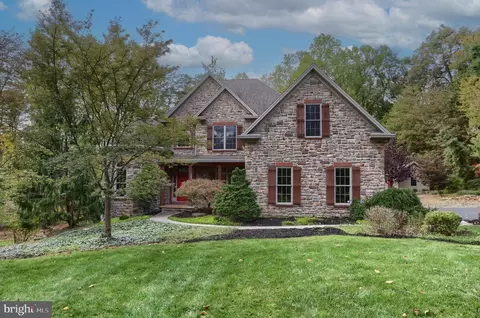 5102 Mountain Ridge Ln, Harrisburg, PA 17112