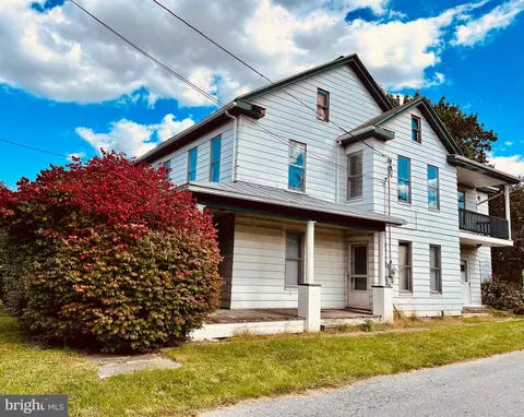 432 E Derry Rd, Hershey, PA 17033 photo 2
