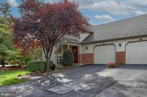 31 Sterling Ct, Hershey, PA 17033