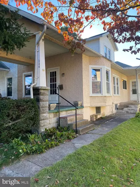 228 N 30th St, Harrisburg, PA 17111