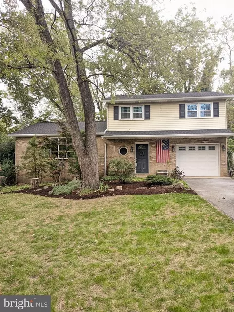 5820 Devonshire Heights Rd, Harrisburg, PA 17112