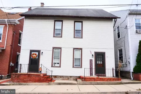 23 N Market St, Elizabethville, PA 17023