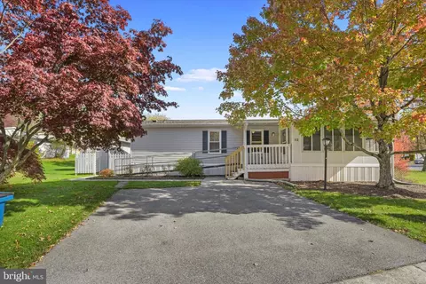 62 Meadow Run Pl, Harrisburg, PA 17112