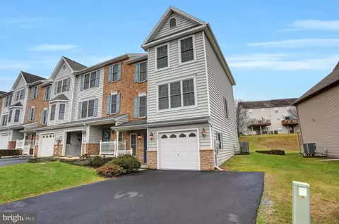 483 Sunday Dr, Harrisburg, PA 17111