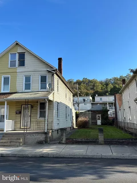 717 S Front St, Steelton, PA 17113