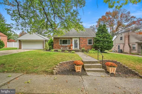 519 Luther Rd, Harrisburg, PA 17111