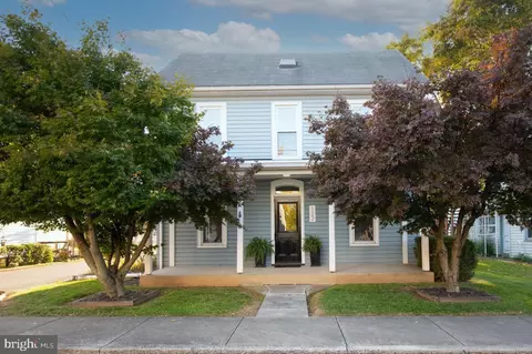 122 S Railroad St, Hummelstown, PA 17036