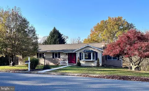 2116 Sycamore Dr, Harrisburg, PA 17112