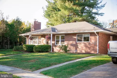 409 Clinton Rd, Harrisburg, PA 17109