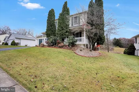 6452 Taunton Rd, Harrisburg, PA 17111