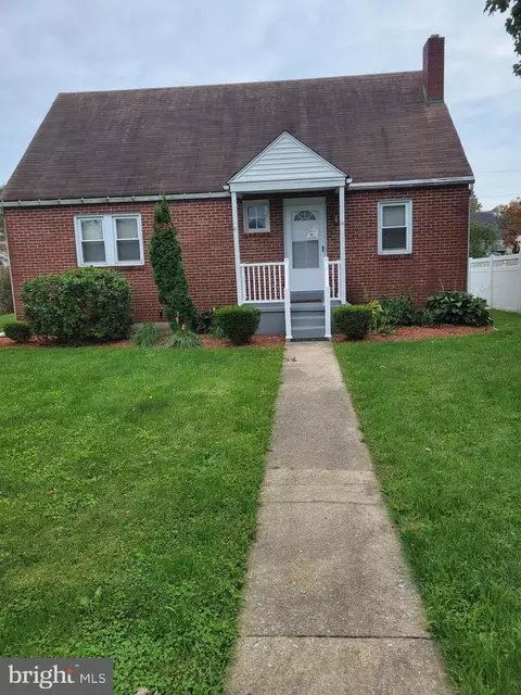 4933 Lancaster St, Harrisburg, PA 17111