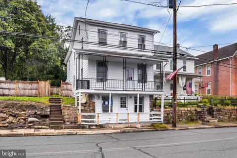 302 Pottsville St, Lykens, PA 17048