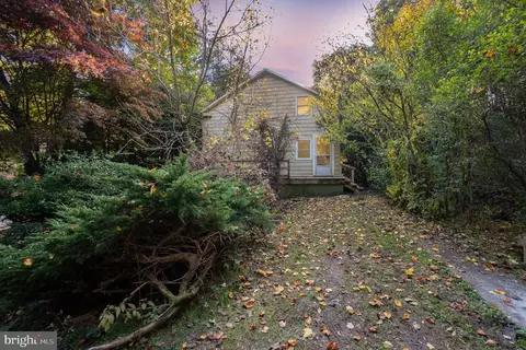 800 Fishing Creek Valley Rd, Harrisburg, PA 17112