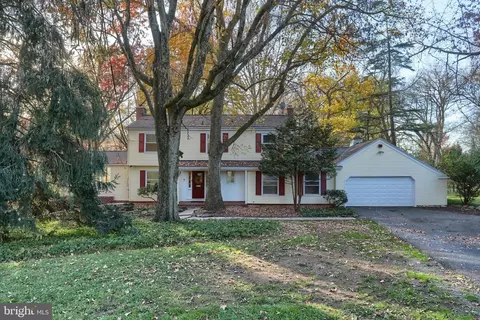 2 Spring Creek Ln, Hershey, PA 17033