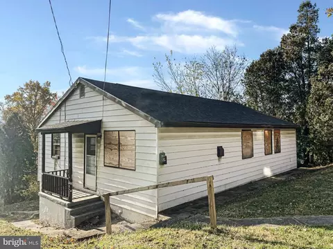 230 S 4th St, Steelton, PA 17113