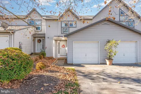 156 Fawn Rdg N, Harrisburg, PA 17110