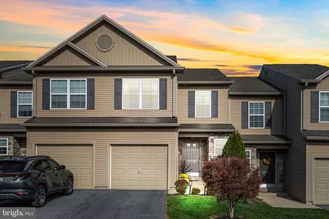 8454 Hamilton St, Hummelstown, PA 17036