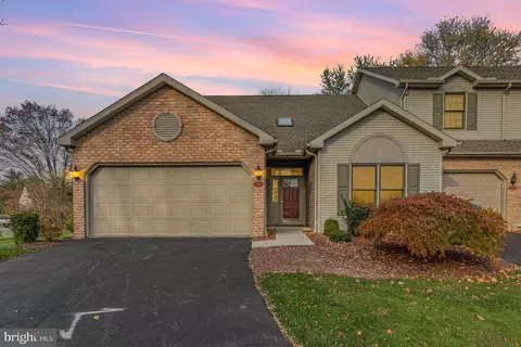 6433 Whisper Wood Ln, Harrisburg, PA 17112