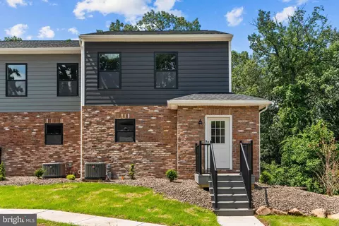 146 High Pointe Dr #29, Hummelstown, PA 17036