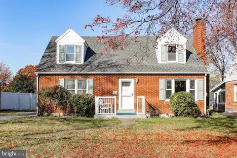 4506 Clarendon St, Harrisburg, PA 17109