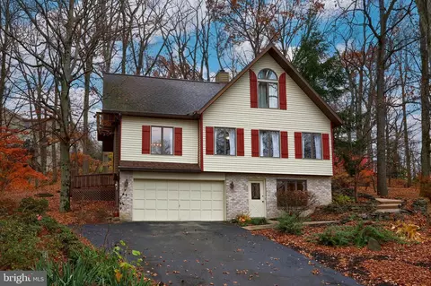810 Verden Dr, Hummelstown, PA 17036
