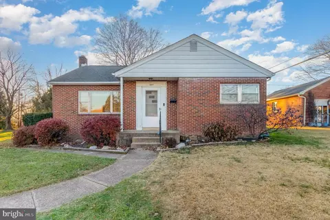 644 Lenker Rd, Harrisburg, PA 17111