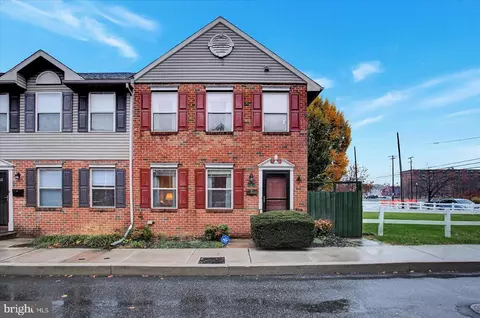 1422 Fulton St, Harrisburg, PA 17102