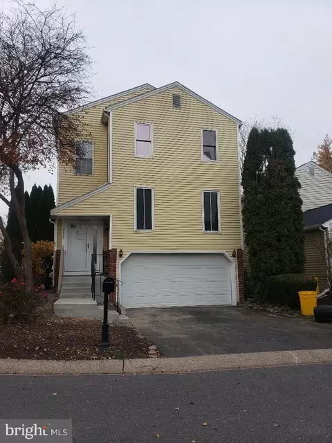 2236 Concord Cir, Harrisburg, PA 17110