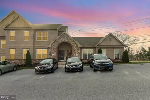 8431 Hilton St, Hummelstown, PA 17036
