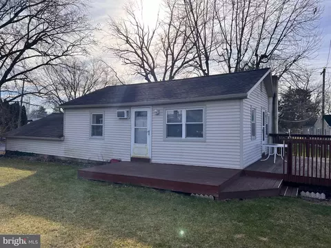37 Burd St, Middletown, PA 17057