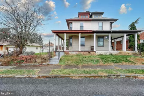 2487 S 2nd St, Steelton, PA 17113