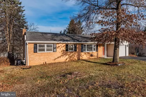 7240 Chambers Hill Rd, Harrisburg, PA 17111