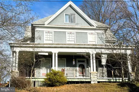 1 S Harrisburg St, Steelton, PA 17113