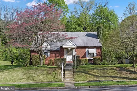 3520 Schoolhouse Ln, Harrisburg, PA 17109