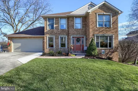 405 Grist Mill Rd, Hummelstown, PA 17036