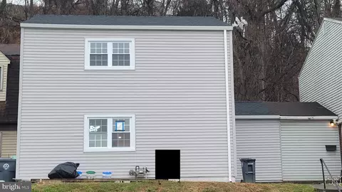 621 Saint Marys Dr, Steelton, PA 17113