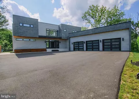 1118 Grove Rd, Harrisburg, PA 17111
