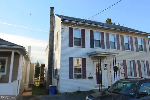 232 E Water St, Middletown, PA 17057