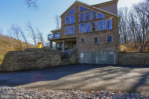 844 Sand Hill Rd, Hershey, PA 17033