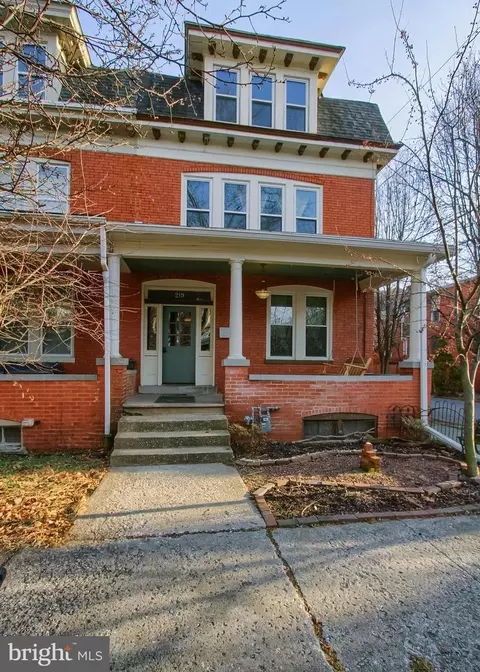 219 Emerald St, Harrisburg, PA 17110