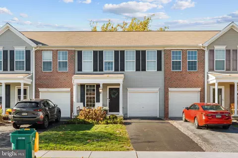 829 Whitetail Dr, Hummelstown, PA 17036