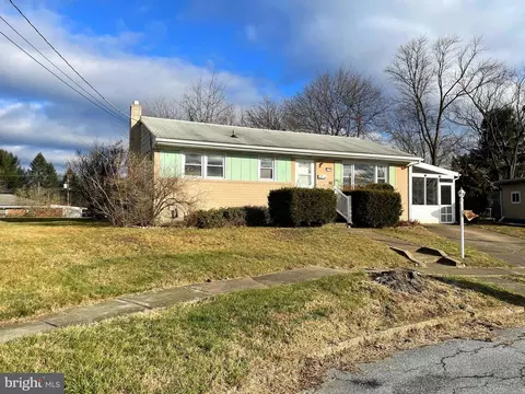 6718 Laboure Dr, Harrisburg, PA 17111