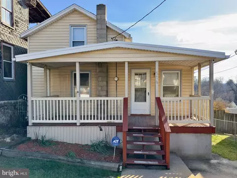 576 2nd St, Harrisburg, PA 17113