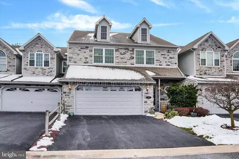 2885 Oakwood Dr, Harrisburg, PA 17110