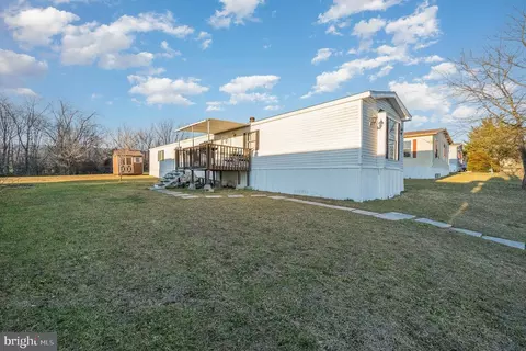 9 Dallas Dr, Grantville, PA 17028