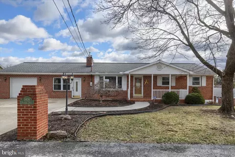 5809 Mayfair Dr, Harrisburg, PA 17112