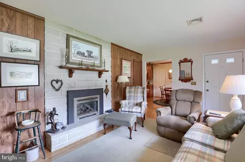 115 Brookside Ave, Hershey, PA 17033 photo 3