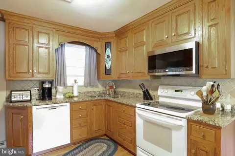 115 Brookside Ave, Hershey, PA 17033 photo 12