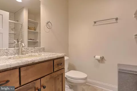 Bath - 245 Maple Ave, Hershey, PA 17033 photo 4 of 5